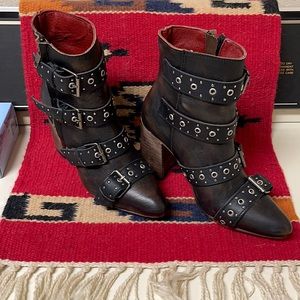 NWOT.... FREEBIRD BOOTIES